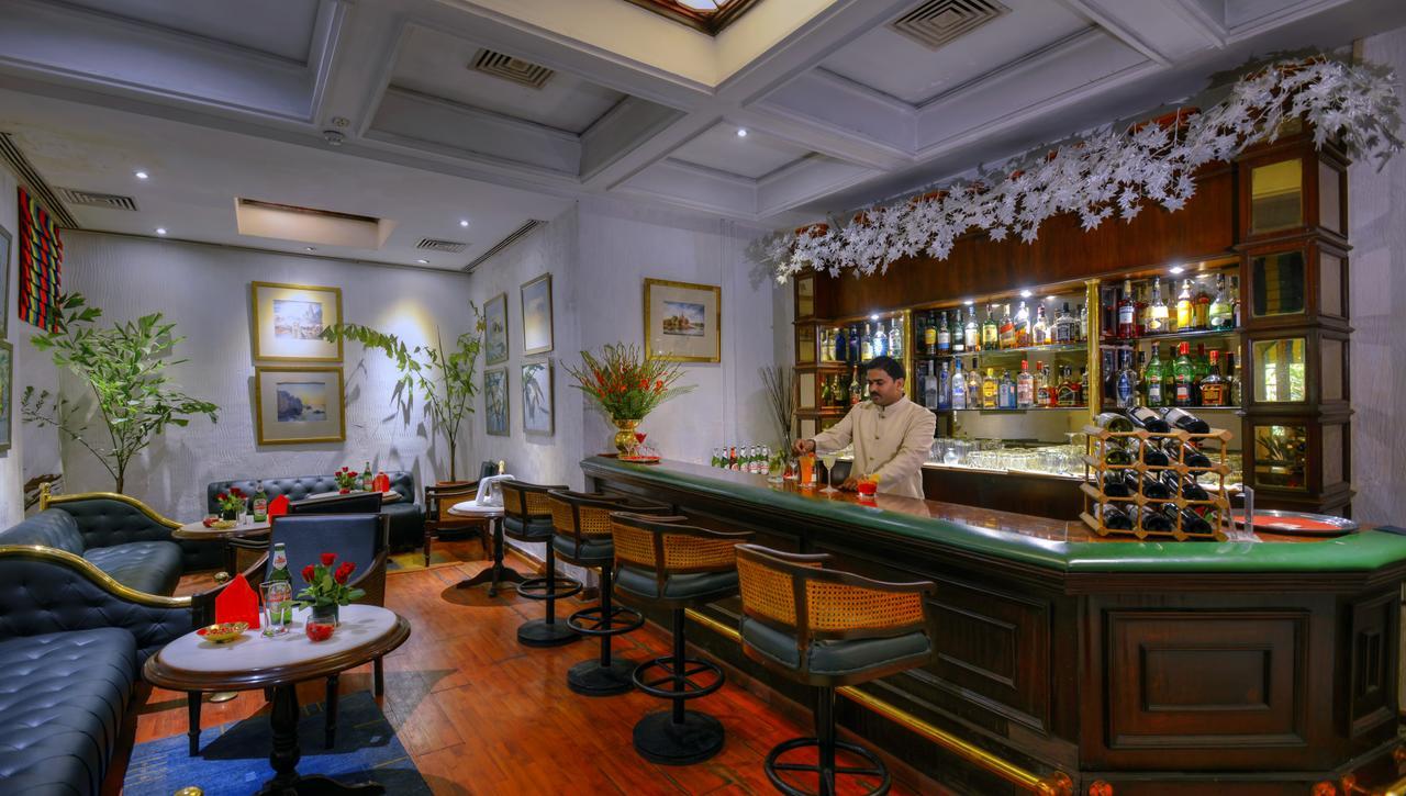 Hotel Clarks Varanasi Limited Экстерьер фото